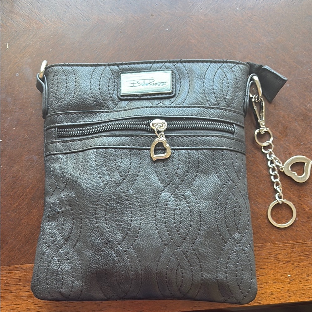 Bueno Black Crossbody Bag with Sleek Design